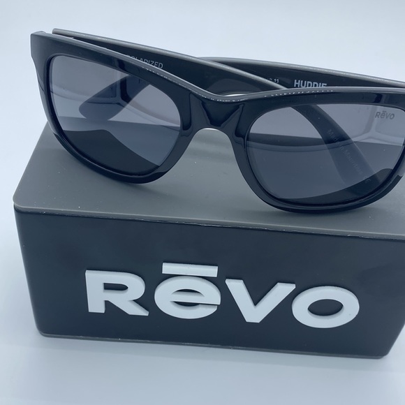 Rēvo Huddie Sunglasses Black Shiny/Graphite Grey Polarized Lenses Unisex Style main image 5